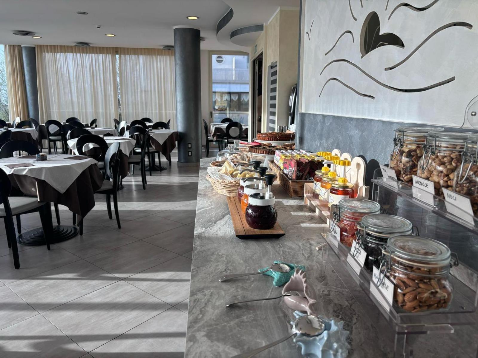 Abahotel Milano Marittima Bagian luar foto