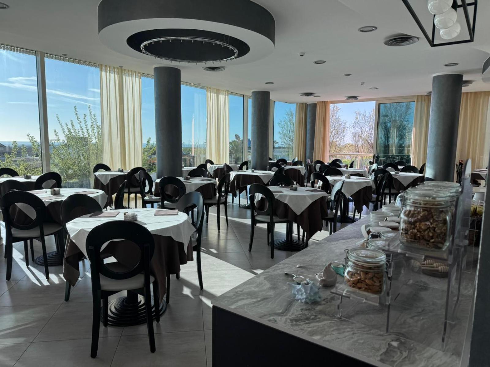 Abahotel Milano Marittima Bagian luar foto