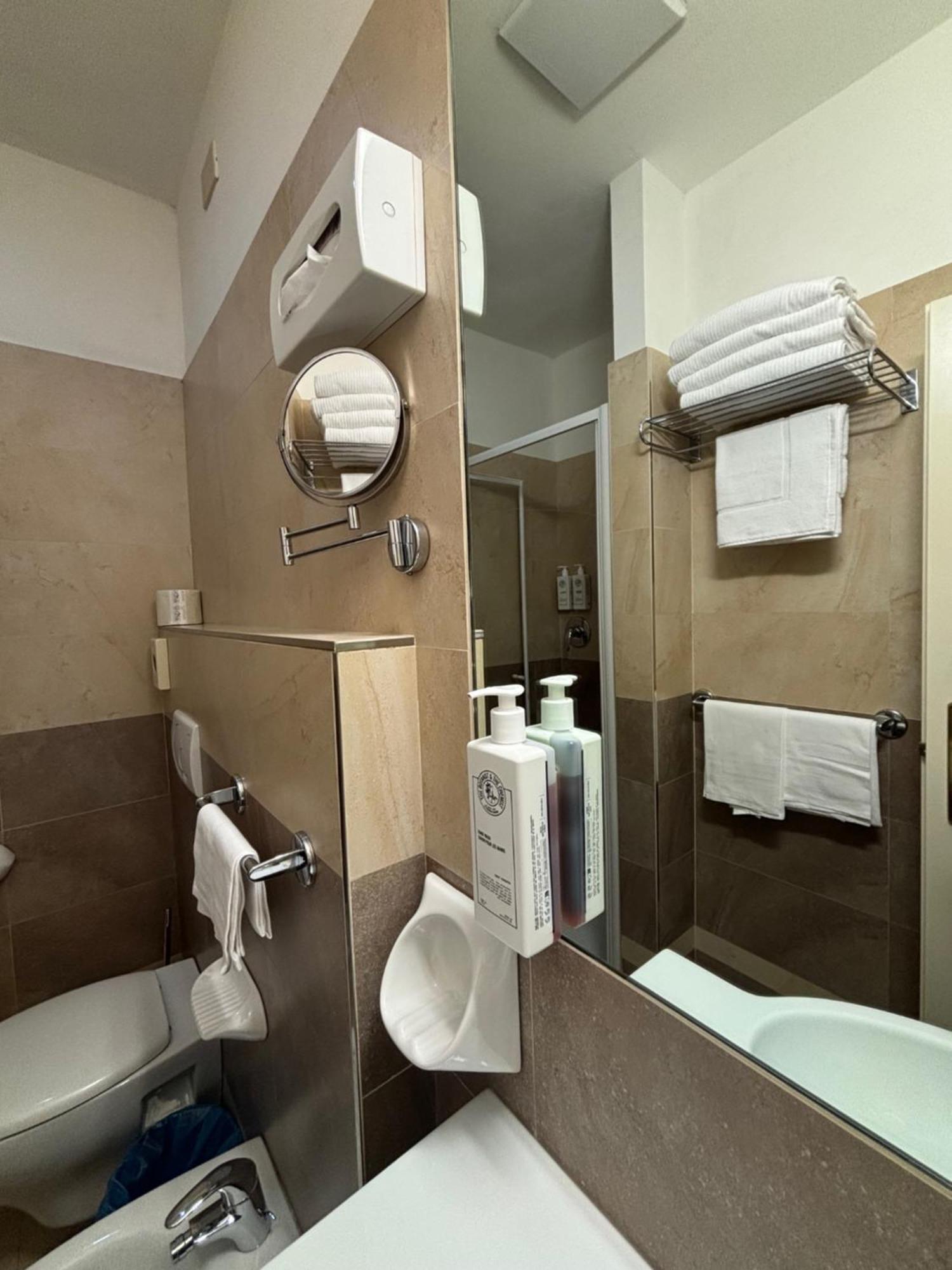 Abahotel Milano Marittima Bagian luar foto